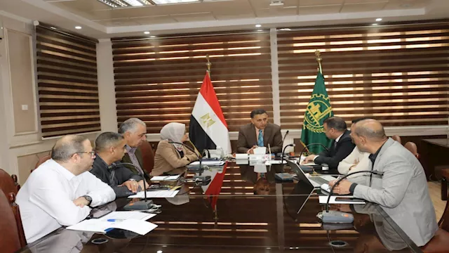 خلال الاجتماع