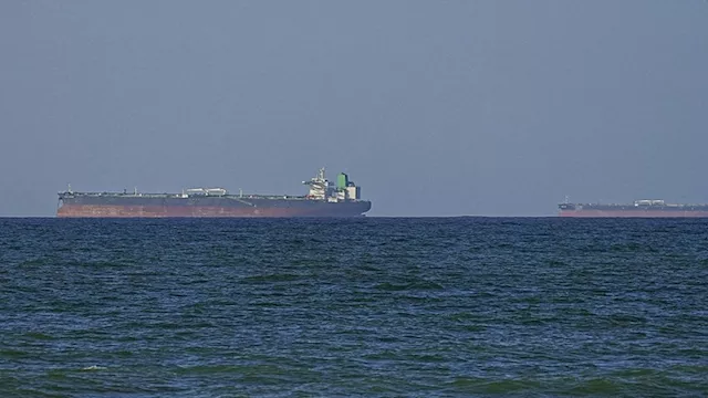 سفينة حاويات تعرضت لإطلاق نار