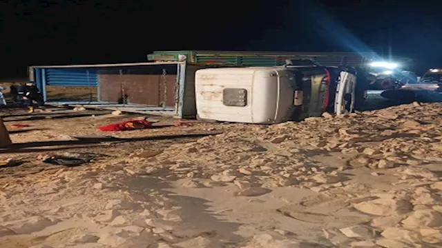  انقلاب سيارة على الصحراوي الغربي في أسيوط