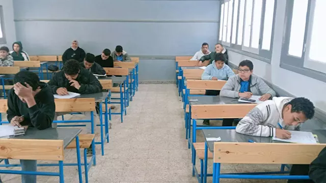 طلاب الشهادة الإعدادية