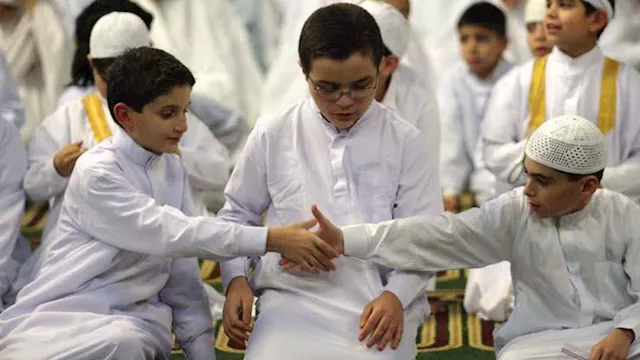 حكم المصافحة بين المصلين بعد الصلاة