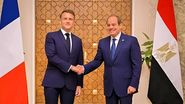 الرئيس السيسي ونظيره الفرنسي ايمانويل ماكرون