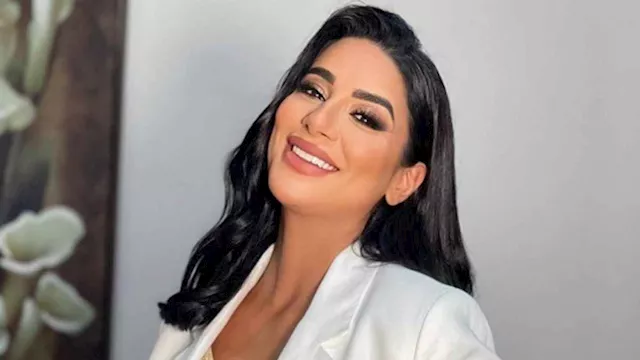 الفنانة جوري بكر