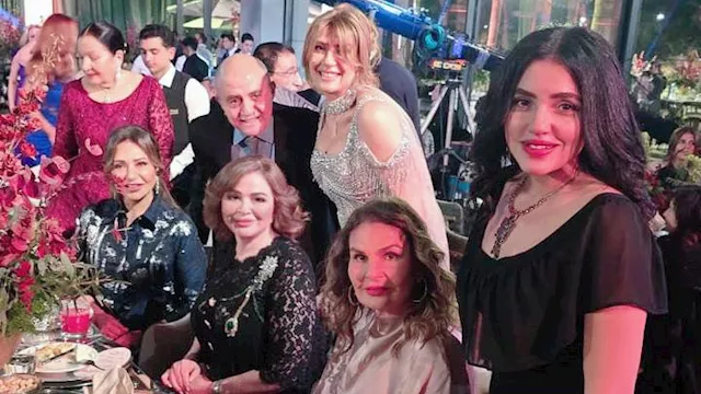 صورة نشرتها إلهام شاهين من حفل زفاف حفيدة عبدالمنع