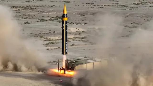 صاروخ إيراني وقت إطلاقه