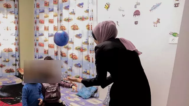 ادعاء تعدي مدرسة على طفل في حضانة