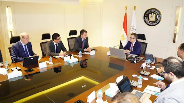اجتماع وزير التخطيط مع مجموعة البنك الدولي