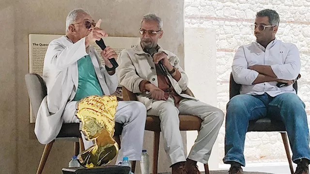 يسري نصر الله وصبري فواز وعمرو موسى