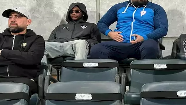 شيكو بانزا يتابع مباراة الزمالك والمصري