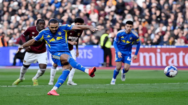 خلال مباراة ليدز ووست هام