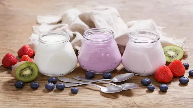 تناول الزبادي