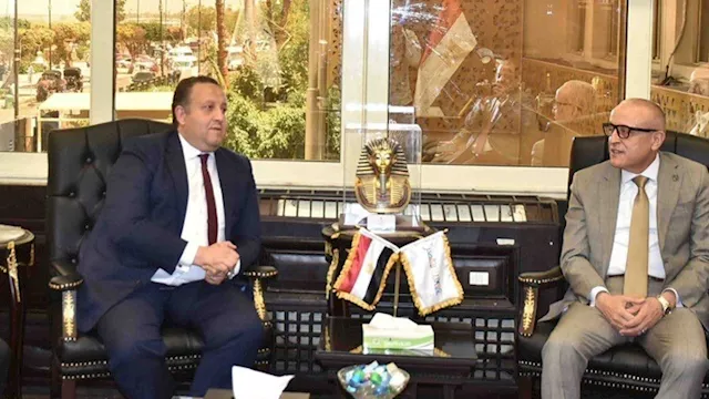 محافظ الأقصر يبحث مع نقيب المهندسين تعزيز التعاون 