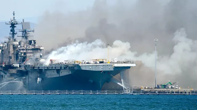 إيران تعلن استهداف سفينة هجومية