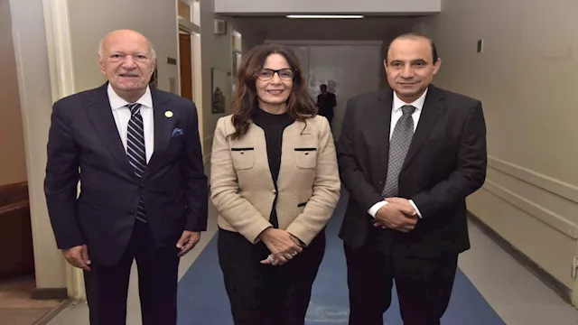 وزيرة الثقافة تتفقد الأوبرا وتلتقي بالموسيقار عمر 