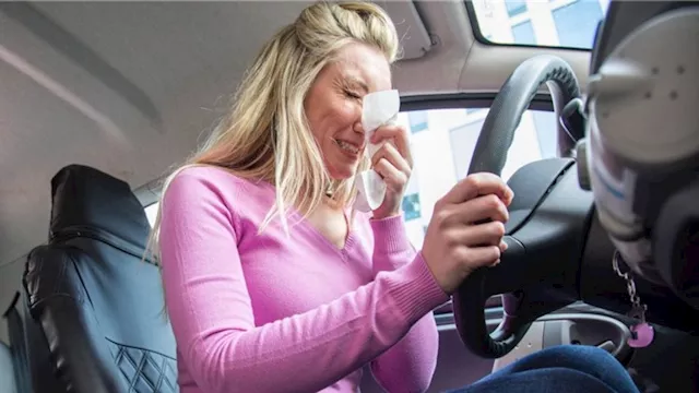 العطس أثناء القيادة