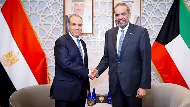 الشيخ جراح جابر الأحمد يستقبل الدكتور بدر عبدالعاط