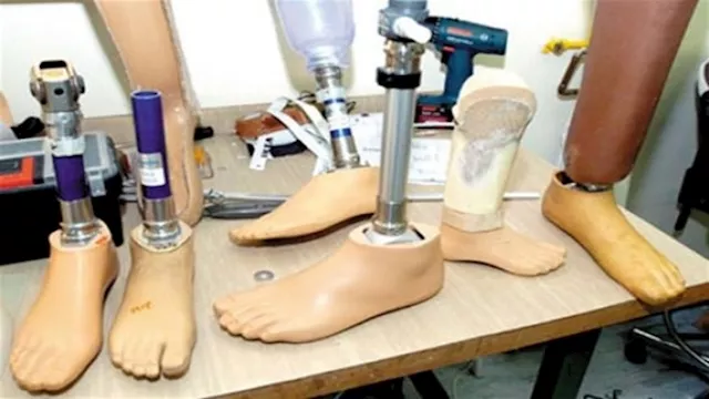 أطراف صناعية مجهولة ارشيفية