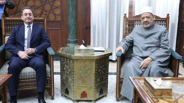 الدكتور أحمد الطيب
