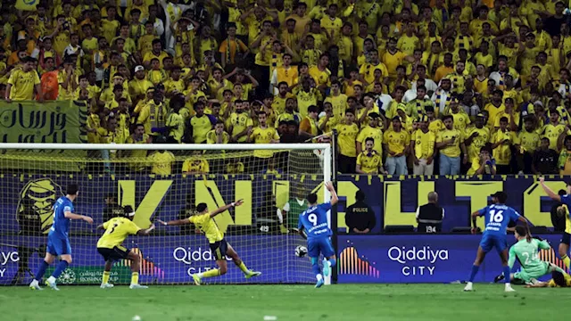 حارس النصر يسجل في مرماه