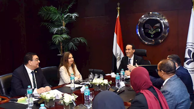 محمد عوض يبحث خطط تطوير منظومة الجودة بهيئة الاستث