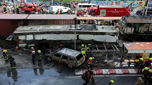 حادث تصادم بين قطار وحافلة