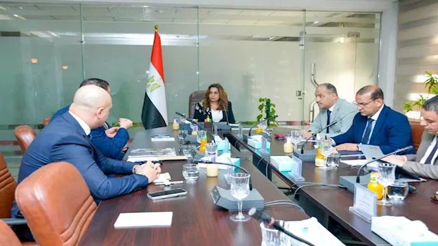 خلال الاجتماع