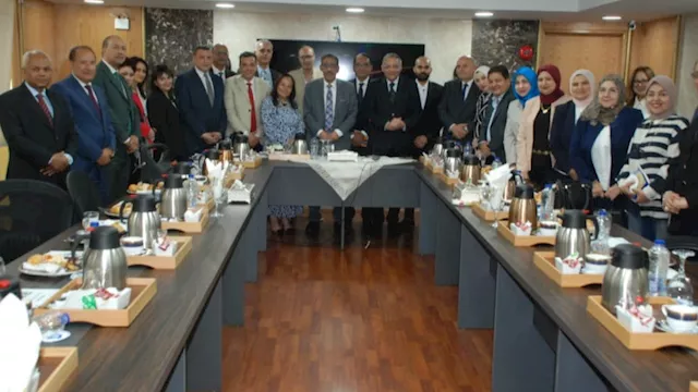 اجتماع ضياء رشوان مع رؤساء قنوات وشبكات الهيئة الو