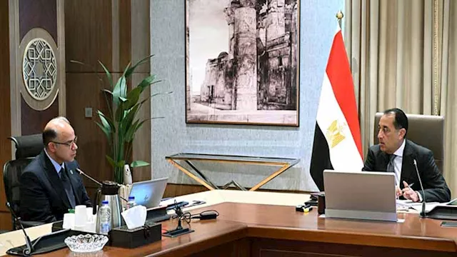 مدبولي يتابع خطة الاستثمار لجذب رؤوس الأموال الأجن