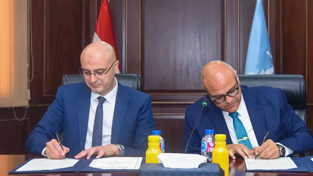 محافظ الإسكندرية يوقع بروتوكولا مع تنظيم الاتصالات