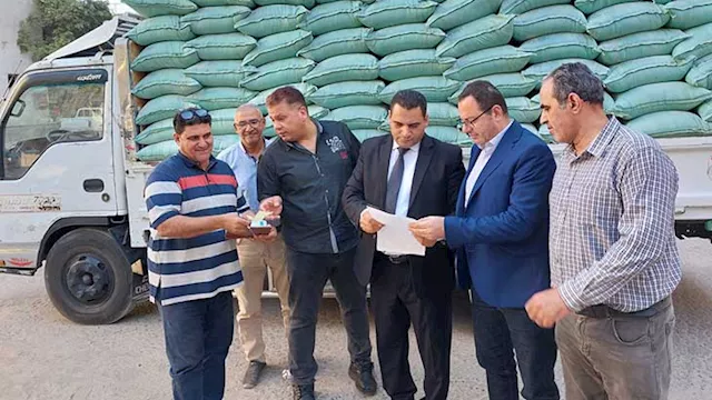 ضبط 220 شيكارة دقيق مدعم مهربة بالوراق والتحفظ على