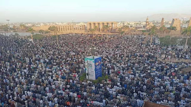 صلاة العيد في ساحة ابوالحجاج
