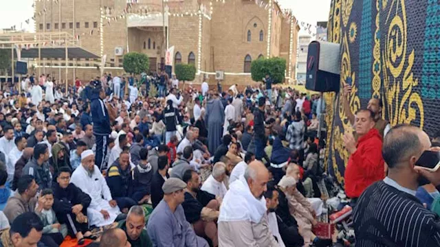 توافد المصلين لصلاة العيد