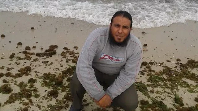 ضحية حادث انقلاب سيارة عمال