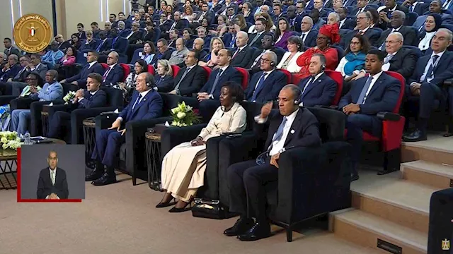 الرئيس السيسي وماكرون يشاهدان فيلمًا تسجيليًا حول 