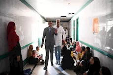 نقابة الأطباء تشكو محافظ قنا وتطالب بالتحقيق بعد واقعة المستشفى