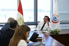وزير الصحة يناقش التوسع في جراحات استبدال المفاصل بالروبوت