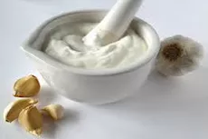 علاج جرثومة المعدة بالثوم والزبادي- هل هذا ممكن؟       