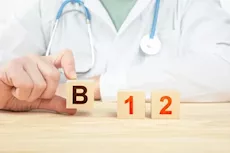 تظهر على الوجه-  7 أعراض لنقص فيتامين B12 عند الرجال   