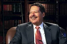 في الذكرى العاشرة لرحيله.. ما هو المرض الذي أنهى حياة أحمد زويل؟