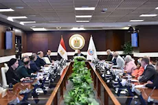وزير الصحة يبحث 3 ملفات عاجلة لتطوير خدمات التأمين الصحي