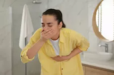 هل الشعور بالغثيان بعد العلاقة الحميمة من علامات الحمل؟