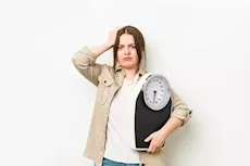 عادات خاطئة يمكن أن تسبب زيادة الوزن بعد سن الثلاثين عند النساء