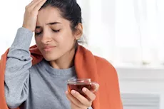 علاقة الشاي بالصداع- هل يسببه أم يساعد على التخلص منه؟ 