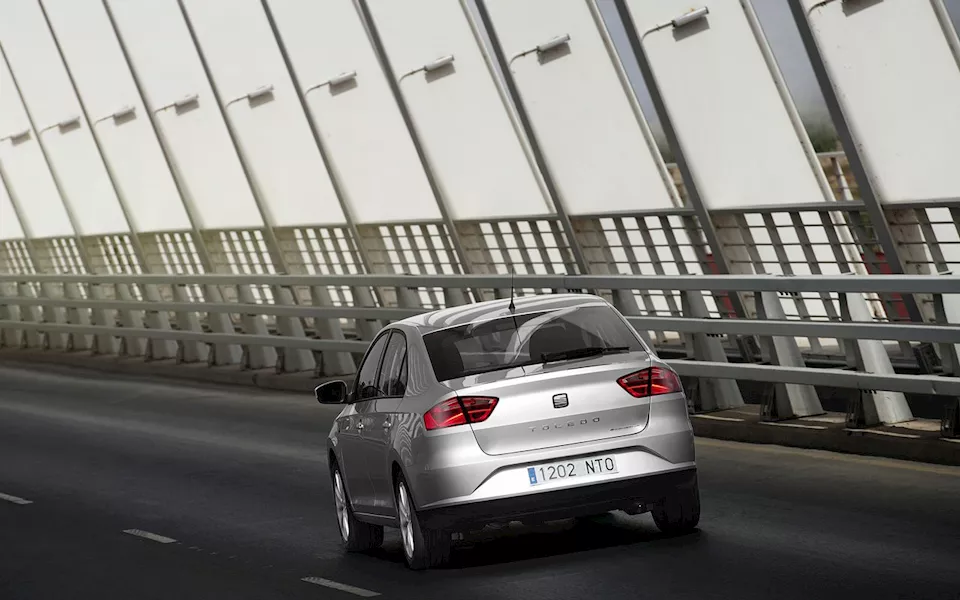 Seat-Toledo-2013-1280-21