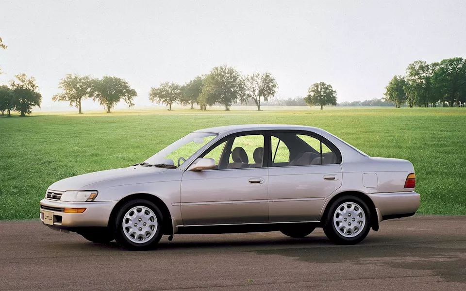 TOYOTA-Corolla-Sedan-3588_13