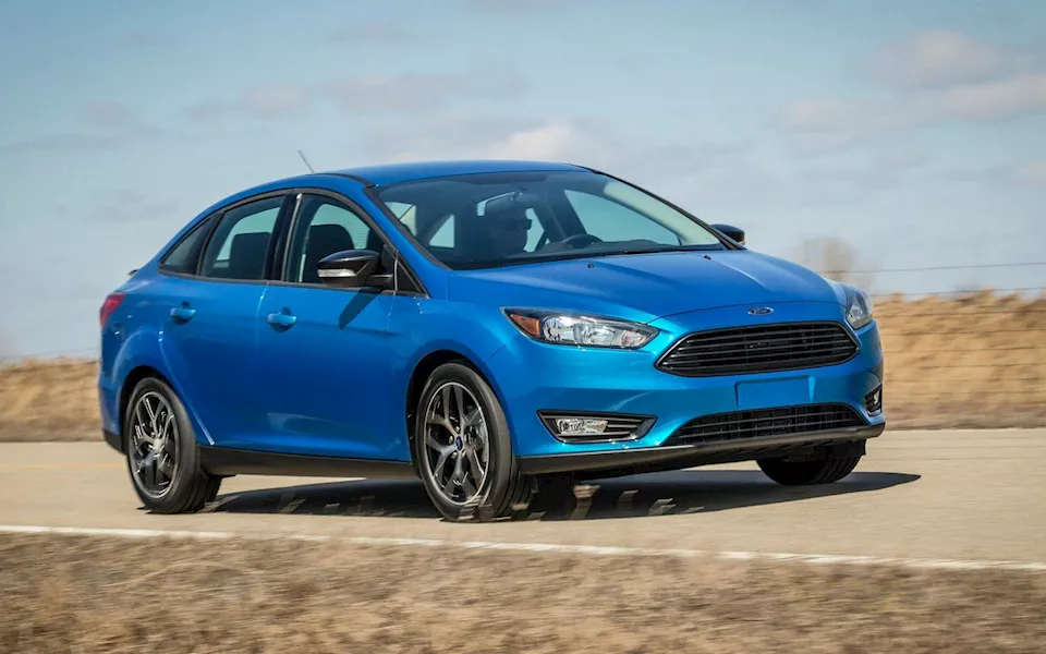Ford-Focus_Sedan-2015-1280-02