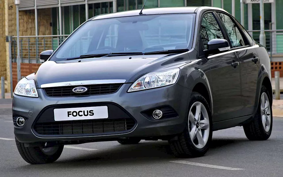 ford_focus_2010_photos_8
