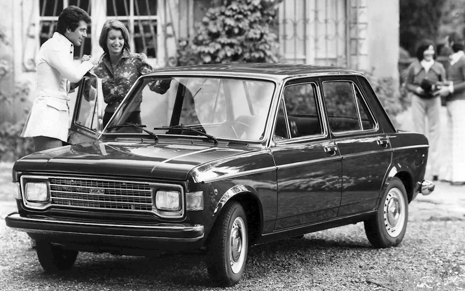 FIAT-128-Saloon-2378_12