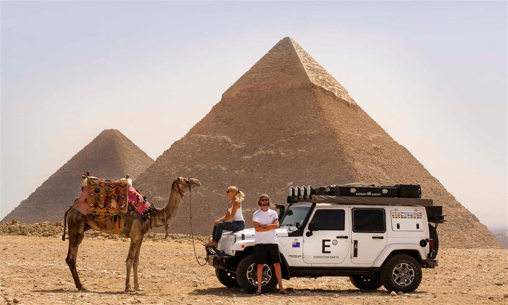 وصول بعثة Expedition Earth إلى لندن بعد عبور افريقيا وأوروبا 