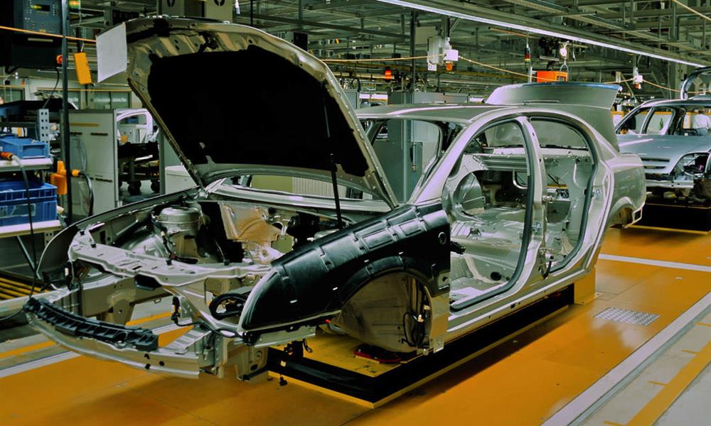 تصنيع سيارات